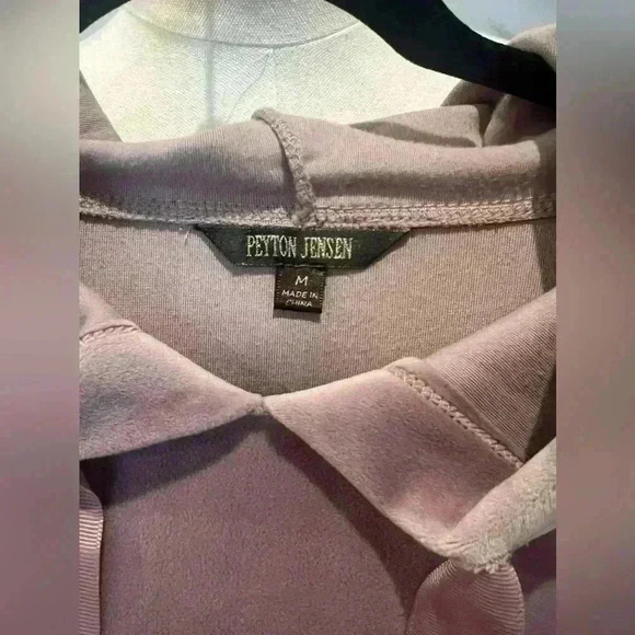 Peyton Jensen Pink/Purple Velour Long Sleeve Pullover Hoodie Size Medium - Picture 5 of 5